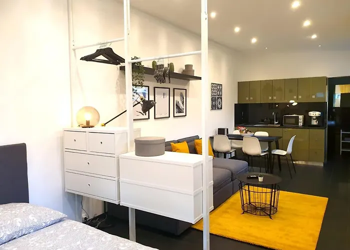 Apartment Cosy With Private Parking