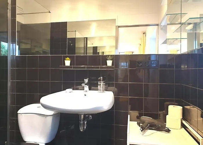 Cosy With Private Parking Apartment